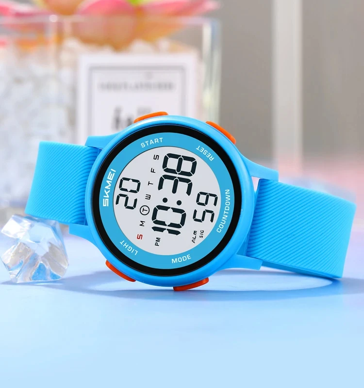 SKMEI 2427 5 atm water resistant watch